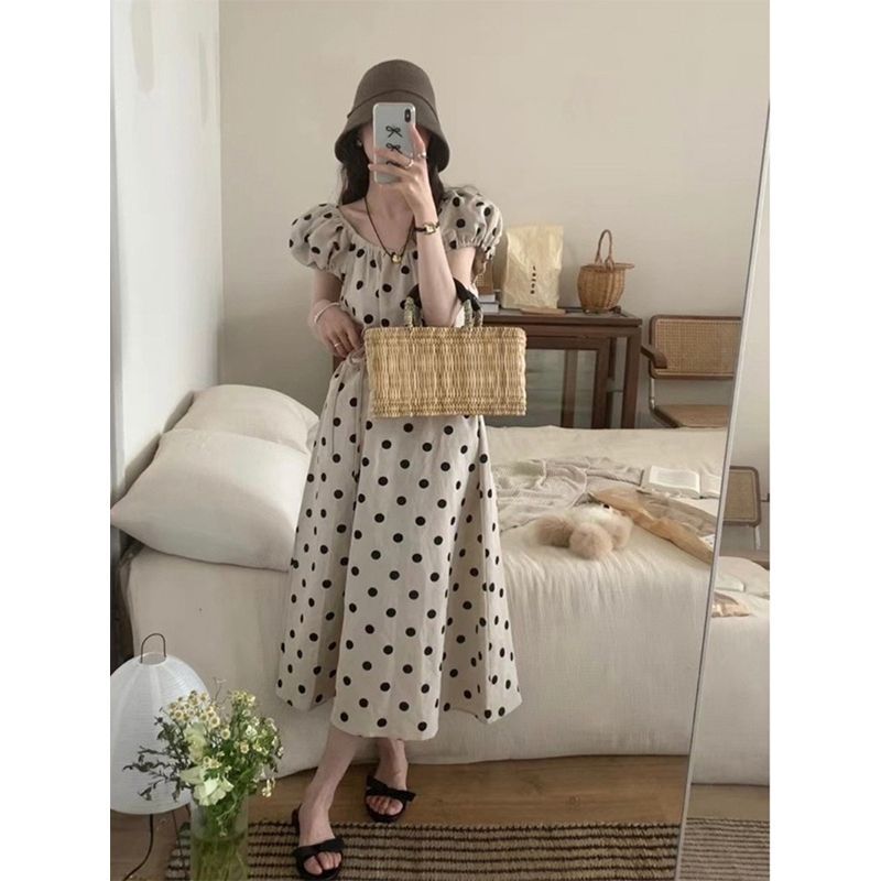 度假裙子女夏季新款復古泡泡袖溫柔系帶寬鬆長款波點連衣裙潮
