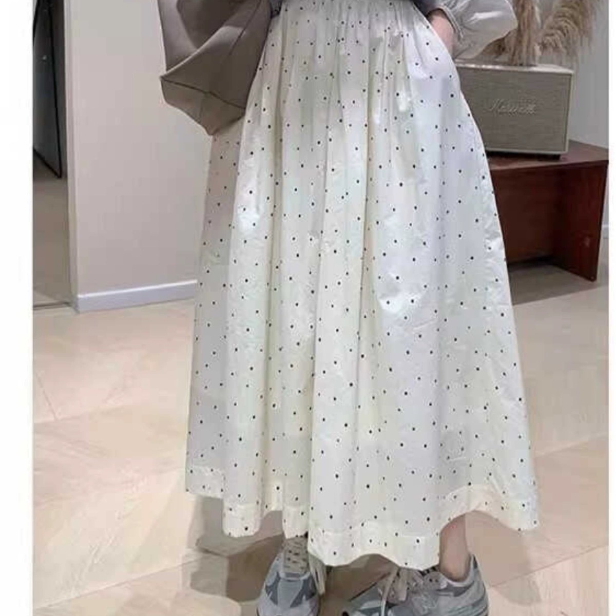 Gentle style white polka dot half-body long skirt for women simple elastic waist covering hips to make them look slim A-line super fairy skirt summer