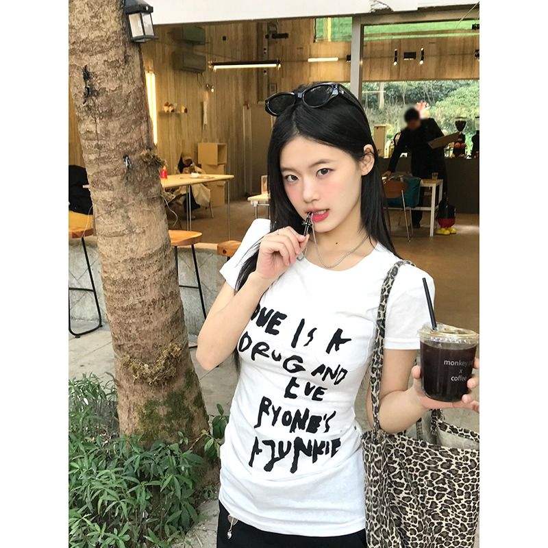 Korean letter T-shirt for women in spring and summer front shoulder print short sleeve waist-hugging small round neck top