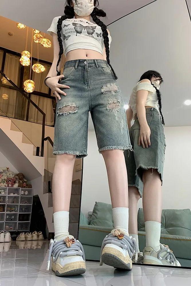 Retro blue American high-waisted denim 5-point pants for women in spring and summer 2025 new bristled and loose slimming 5-point pants
