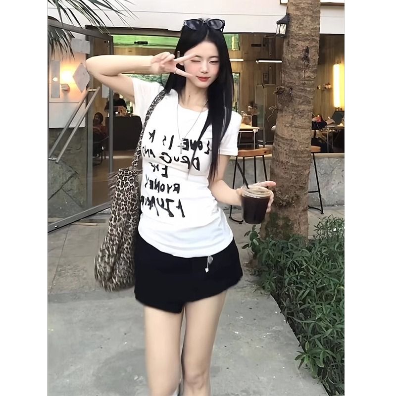2025 new white front shoulder short-sleeved T-shirt for women in summer slim design niche American hot girl top