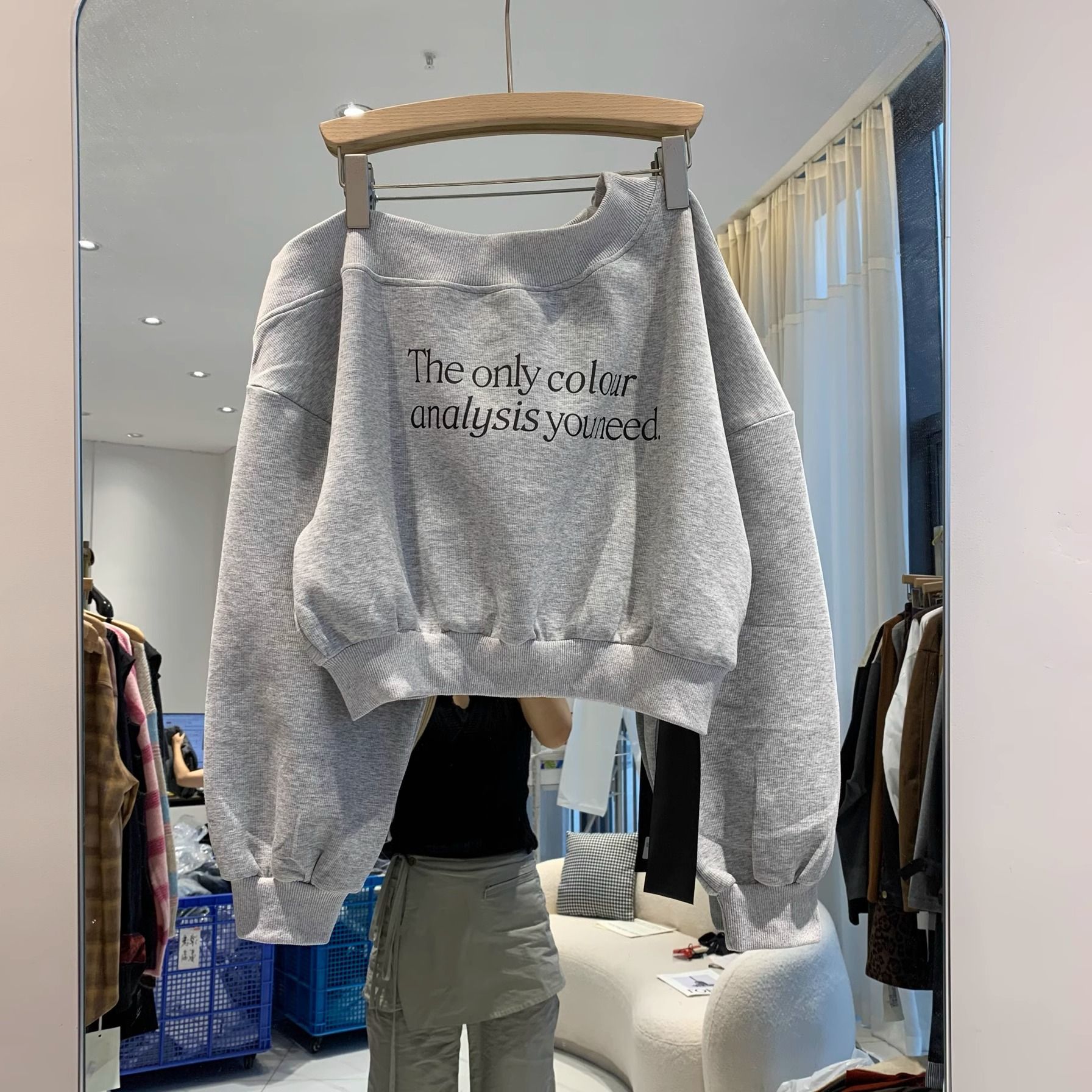 Korean 2025 Spring and Autumn New American Letter Print Long Sleeve Short One-Linged Top