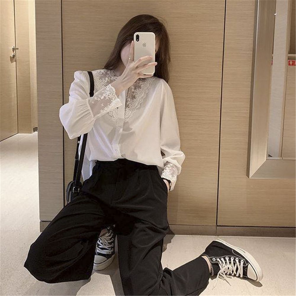 Hot girl splicing fake two-piece long-sleeved shirt for women in summer lace doll collar design fashionable temperament thin style sun protection