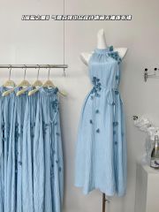 碎花吊帶袖連衣裙新款法式2025夏季海邊百搭度假長裙年輕遮肚子女