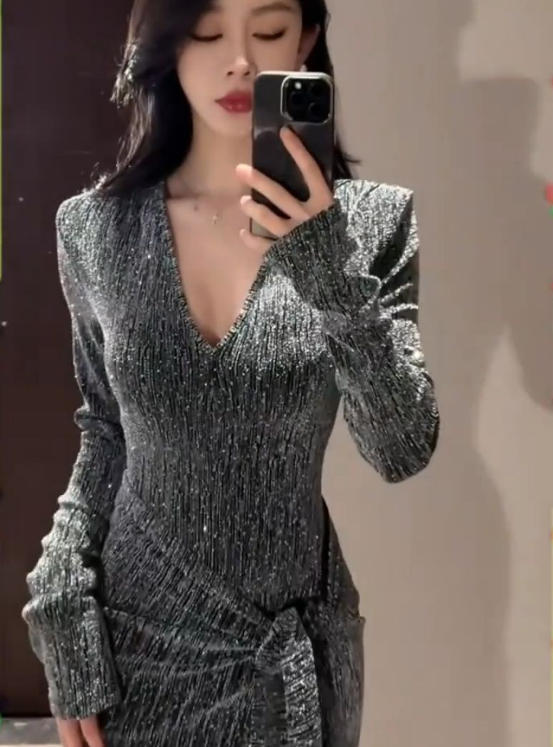 原版燙鑽辣妹氣質V領連體衣半裙女春秋性感細閃超好看套裝