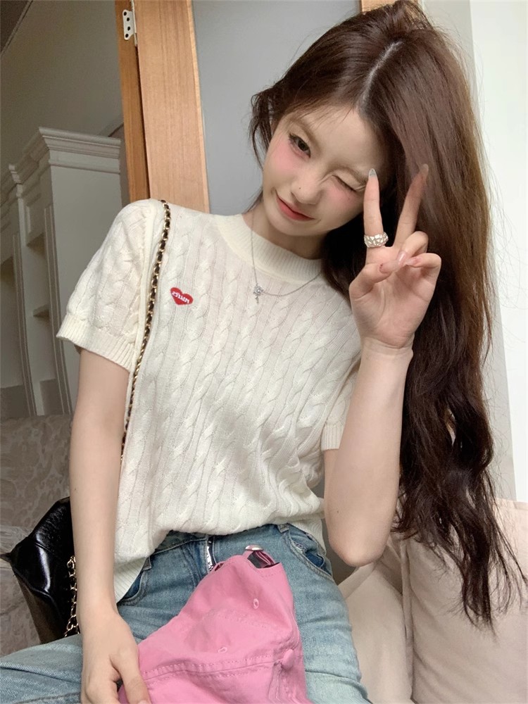 kumikumi love embroidery gray short-sleeved sweater women 2025 summer loose casual pullover white top