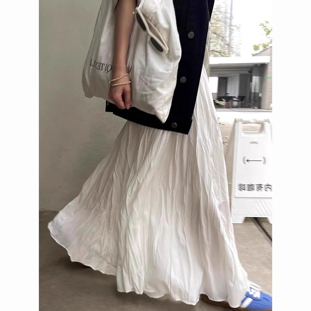 Fresh and fresh outfit autumn and winter Korean version with high waist and slim temperament design, wrinkle drooping, large A-line long skirt for women