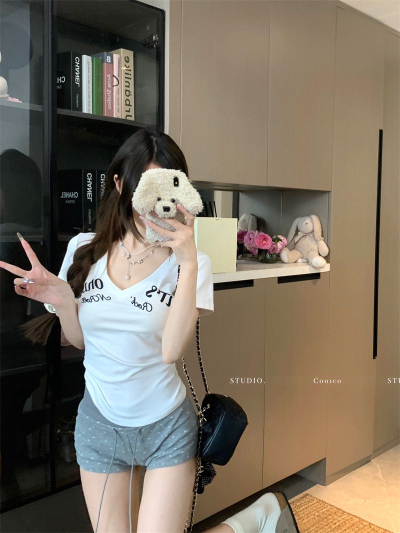 260g letter embroidery v-neck short-sleeved T-shirt summer slim design niche sweet hot girl short top