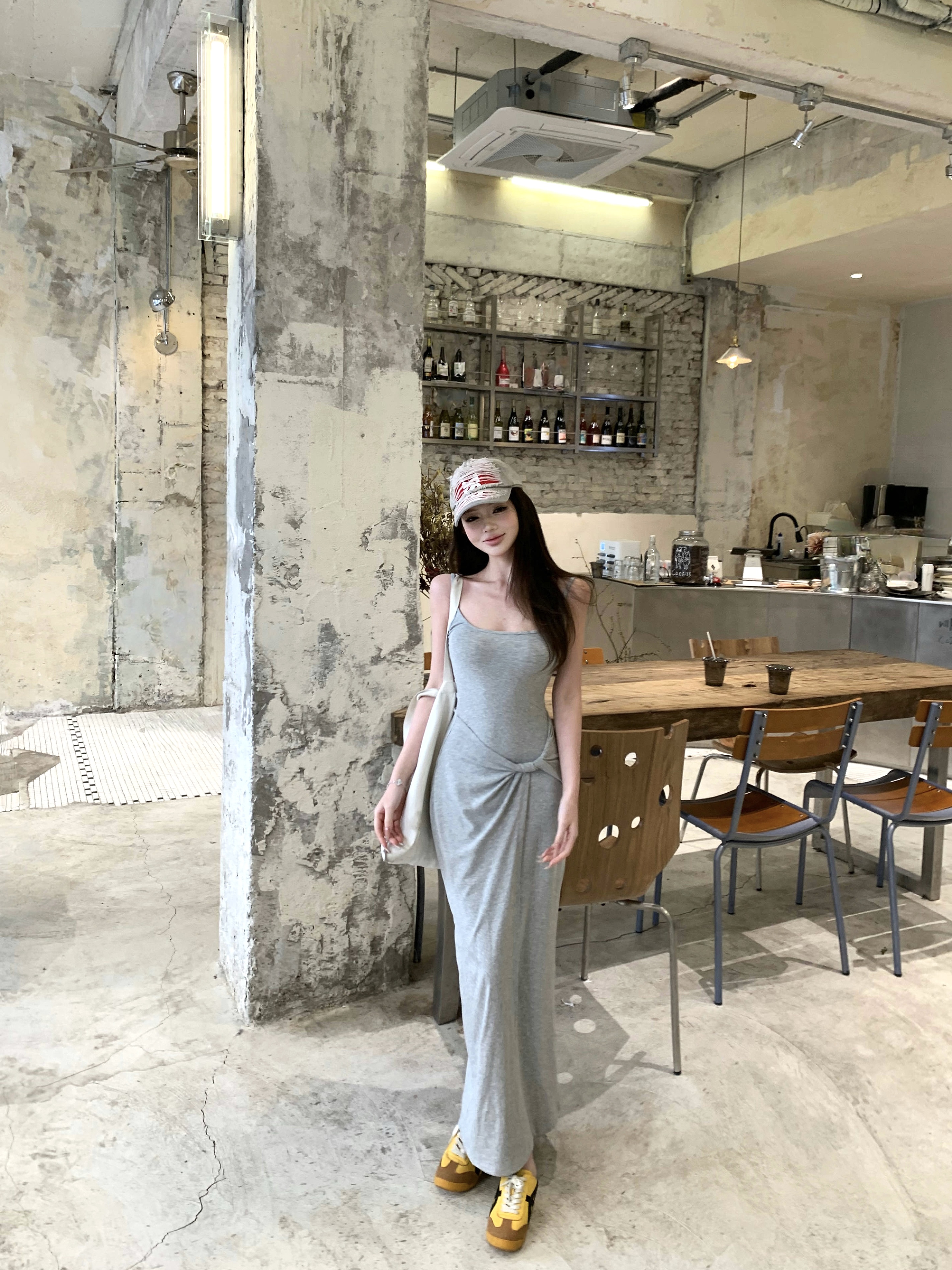 Real shot!  Hot girl knotted suspender dress feminine pure and high-end temperament waist-pack hip-pack long skirt