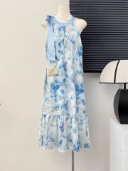 Seaside vacation style oxygen-sensing lace-up halter neck dress for women in summer new French beautiful chic suspender skirt