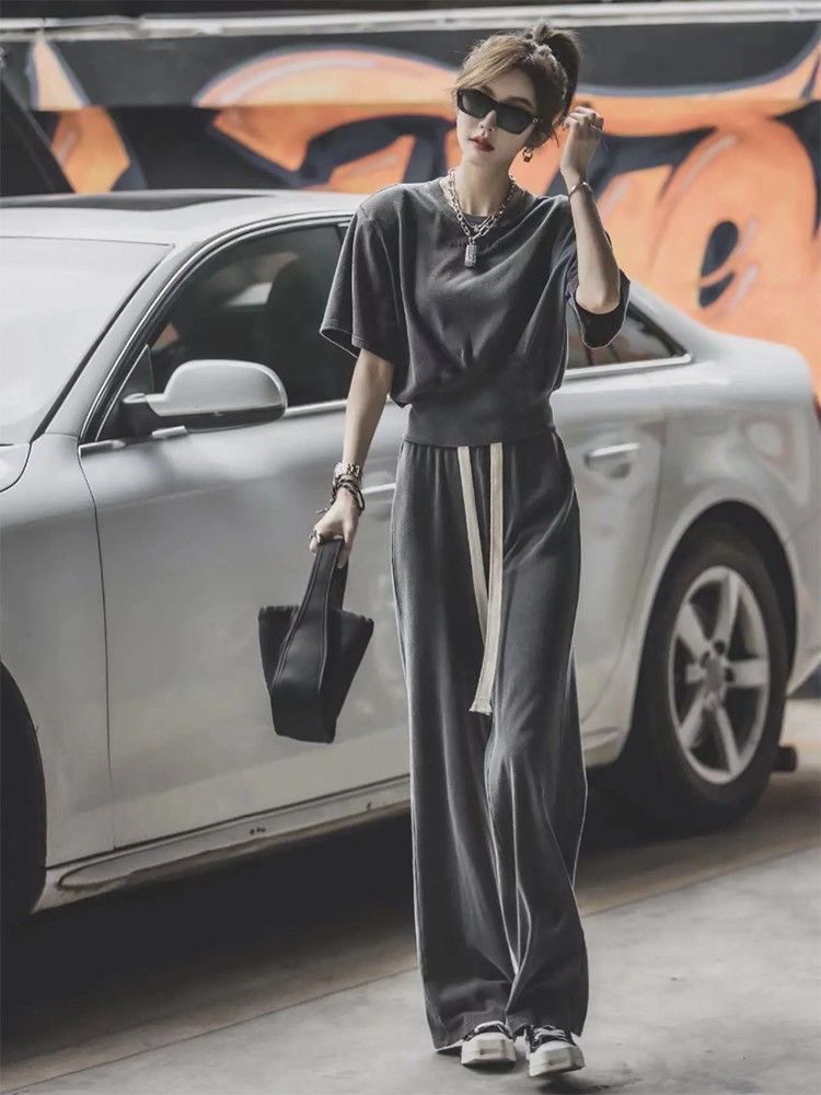 Internet celebrity 2025 summer suit for women fashionable new fashion high-end slimming short-sleeved T-shirt wide-leg pants two-piece set