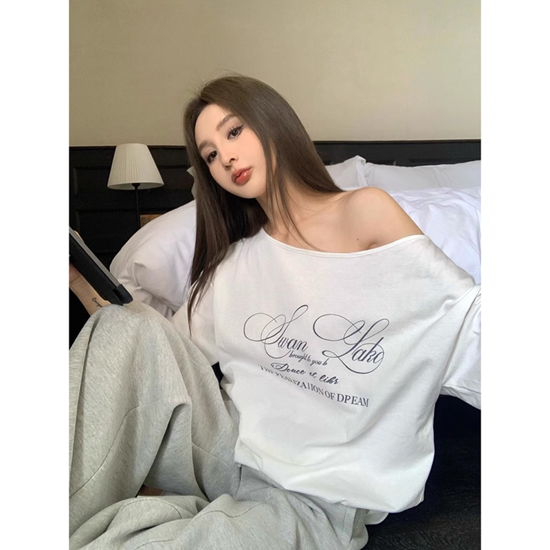 American printed short-sleeved T-shirt for women lazy loose temperament new summer design slim short off-shoulder top