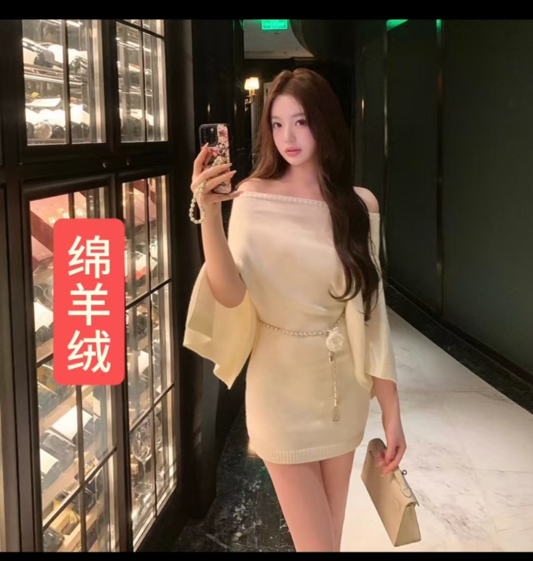 Warm beauty one-shoulder knitted dress with spring temperament and slimming waist chain