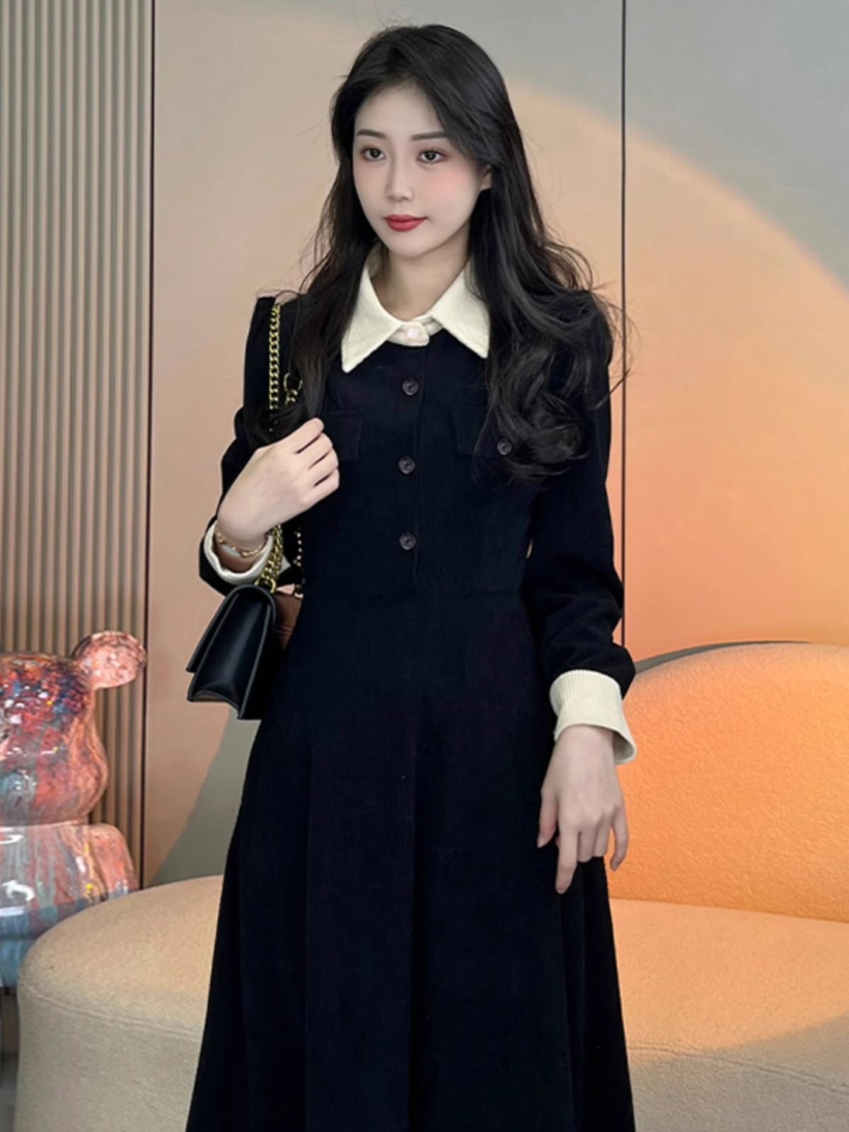 赫本黑色連衣裙子春秋季2025新款女深冬裝搭配一整套內搭新年長裙