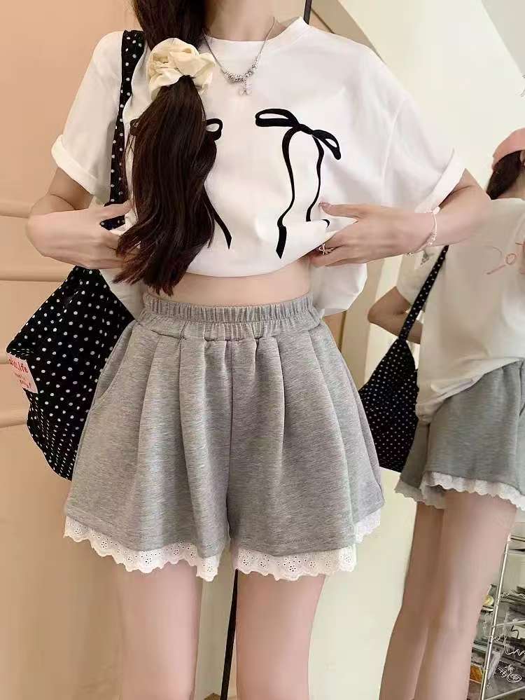 Design-sensing lace lace shorts for women casual and versatile summer elastic waist loose slimming A-line wide-leg pants