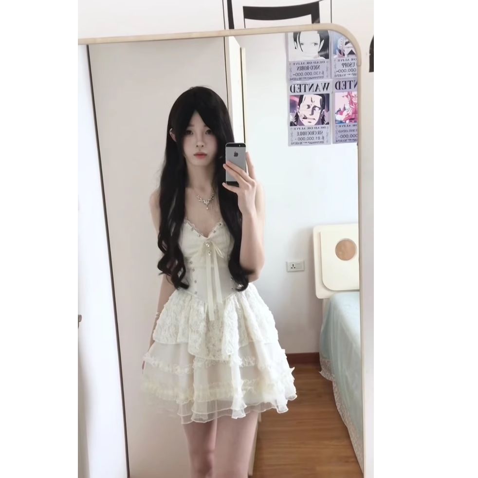 純欲辣妹v領連衣裙女2025夏季新款掛脖設計感掐腰顯瘦蛋糕短裙子
