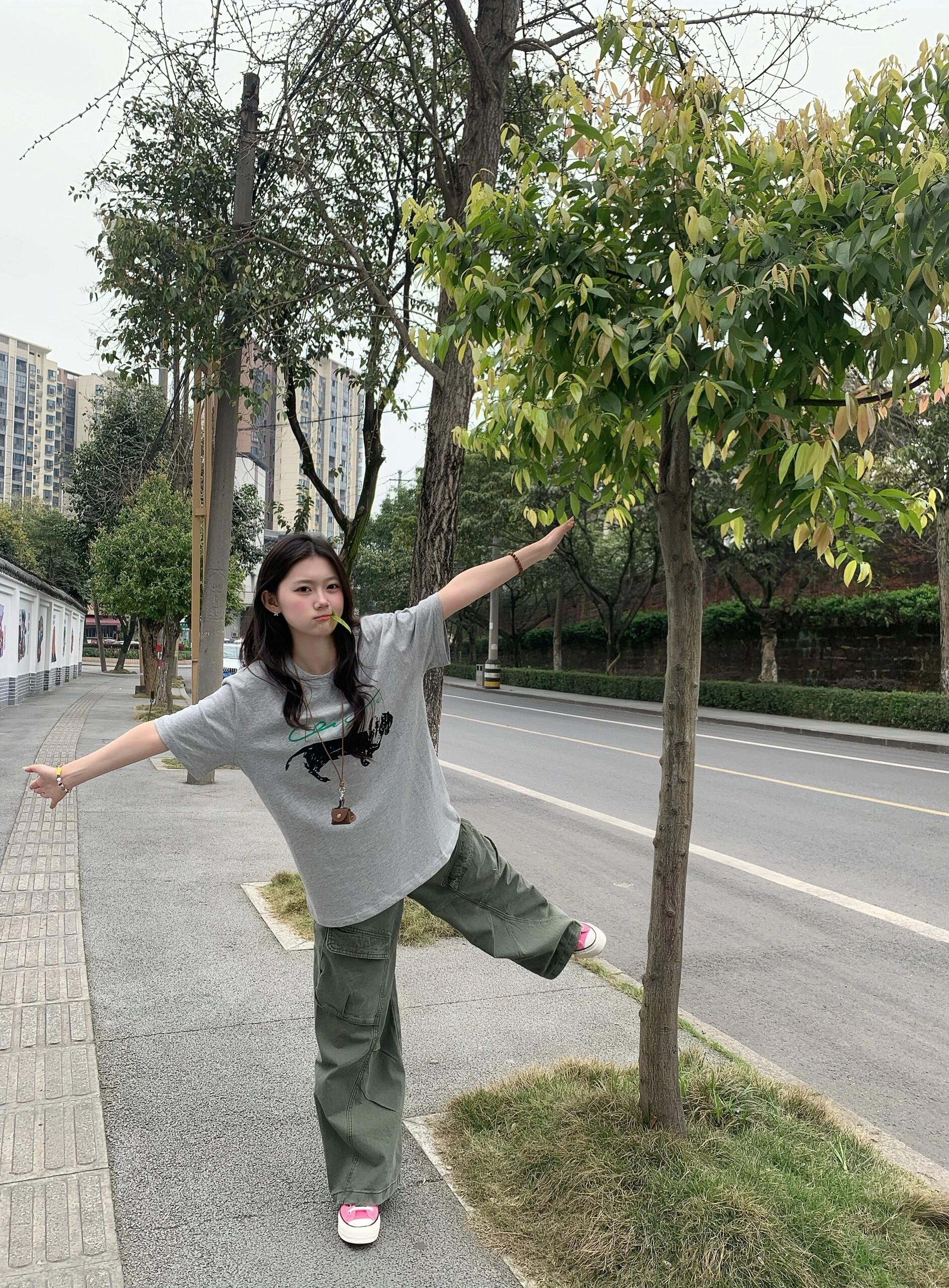 200g combed and tight spun in 2025, pure cotton back bag strip, spring and summer loose shoulder printed short-sleeved T-shirt