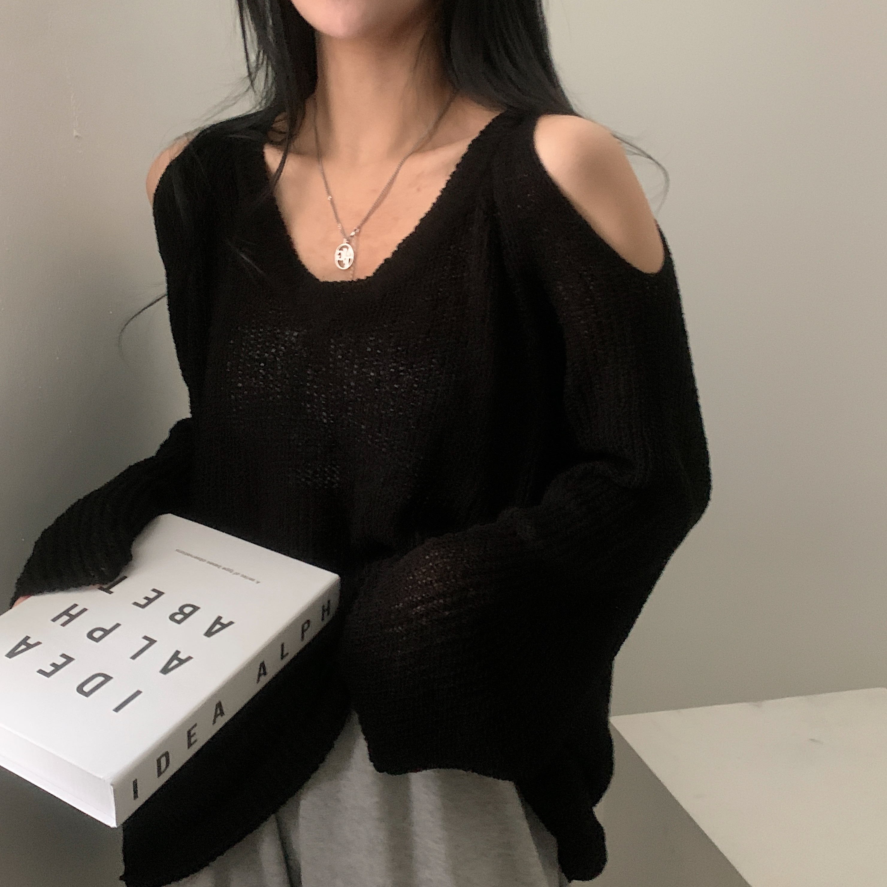 Korean version of solid color loose V-neck sweater sexy off-shoulder mid-length sweater long sleeve thin ice silk blouse