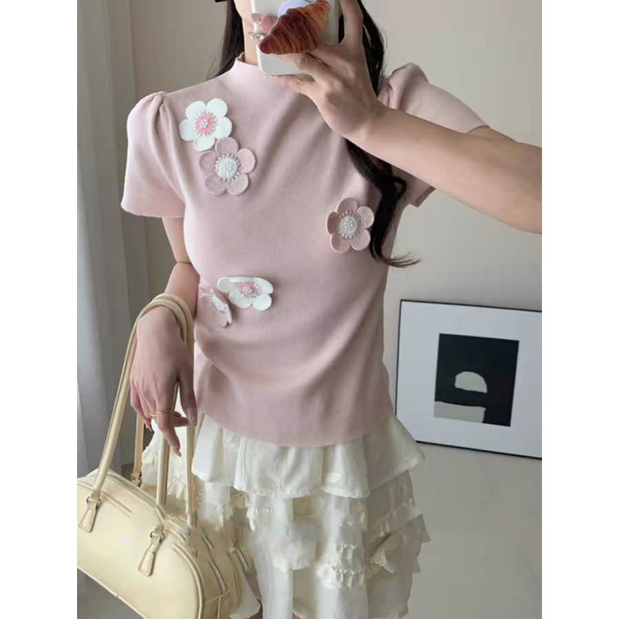 New summer high-end three-dimensional flower short puff sleeve sweater T-shirt fashionable and age-reducing gentle style