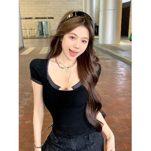 Korean version 2025 new spliced ​​contrasting short-sleeved T-shirt for women's summer design back strap top