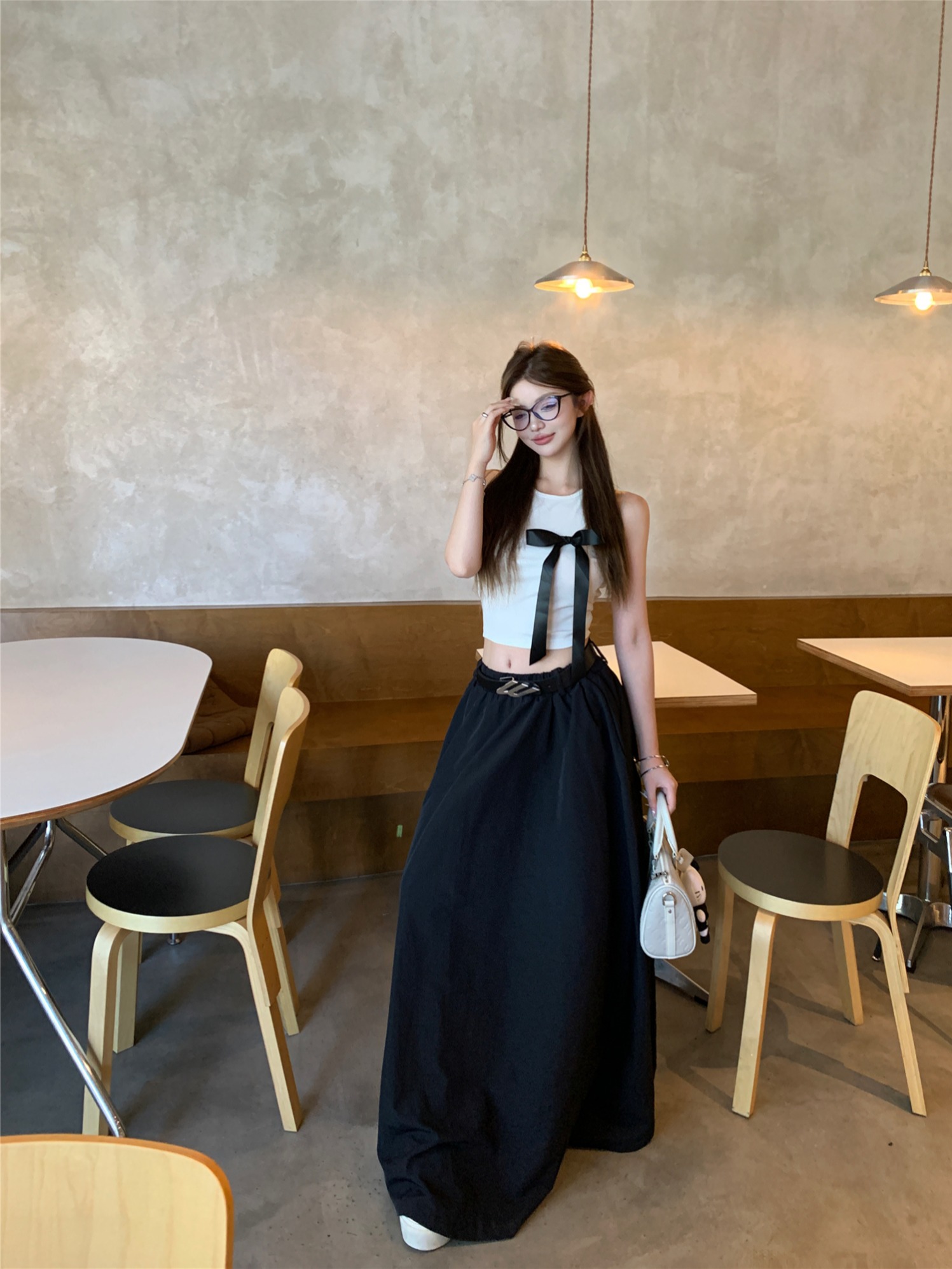 Real shot!  High-end skirt suit for women in summer loose slim floor skirt short vest two-piece set