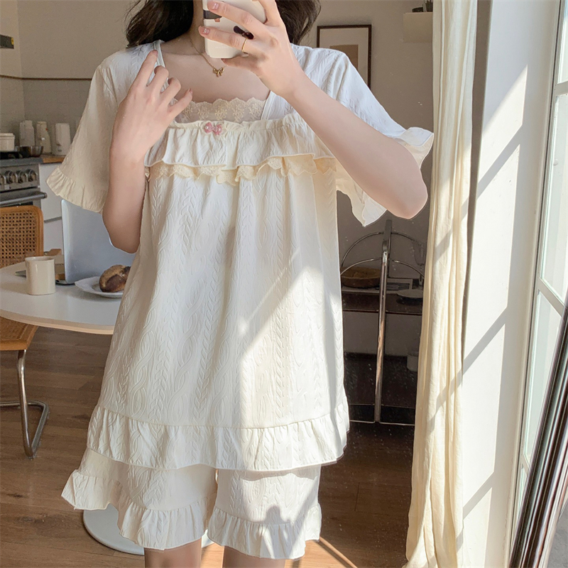 Real-life 25-year new style lace with chest pad pajamas for women short-sleeved shorts for outdoor wear