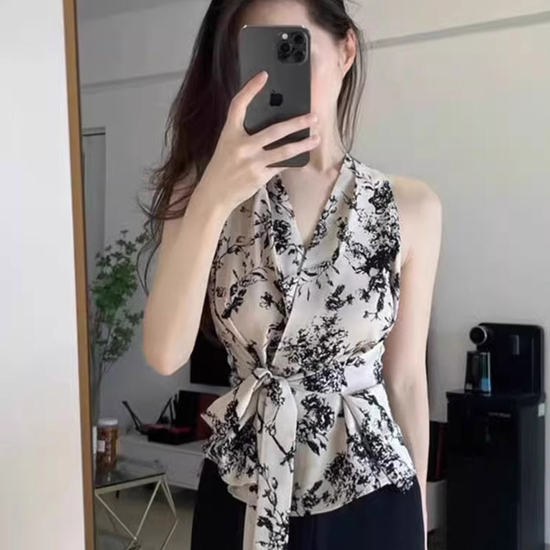 無袖掛脖碎花背心女設計感小眾法式別致漂亮小上衣夏