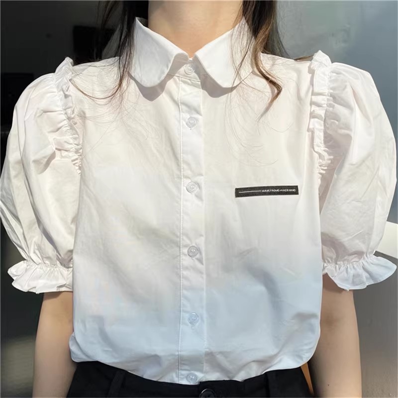 甜美韓版學院風白色短袖襯衫女夏款洋氣設計感小標花邊泡泡袖襯衣