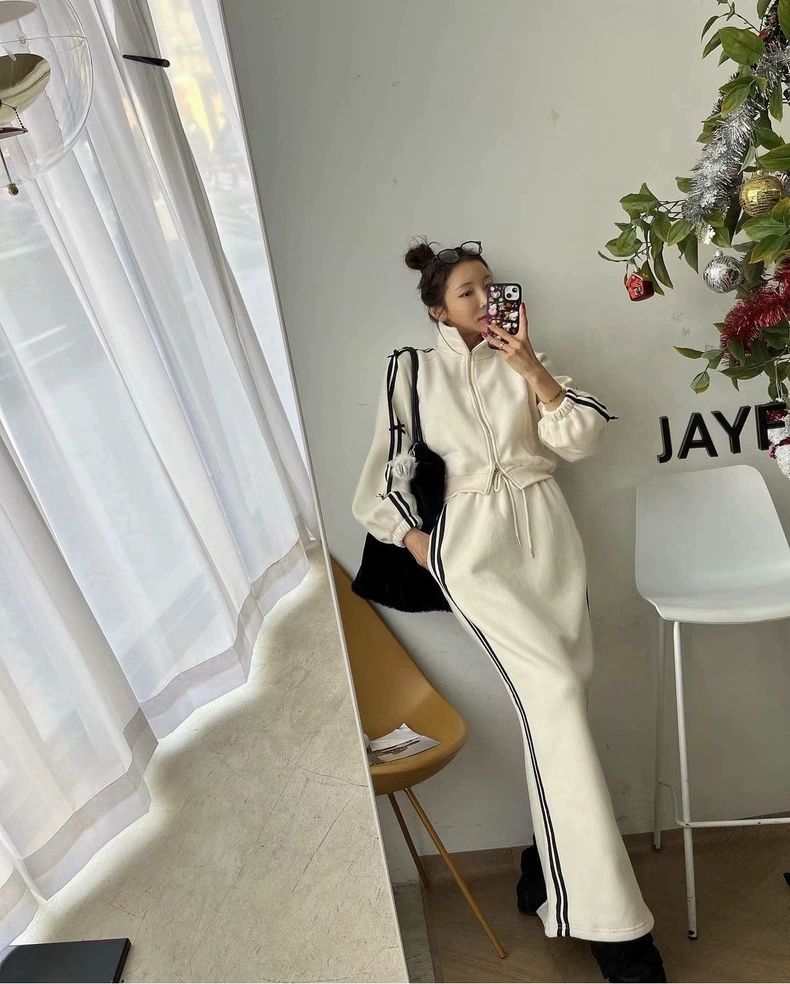 Skirt suit for women in spring and autumn new stand-up collar striped short cardigan sweatshirt + slim high waist long skirt two-piece set