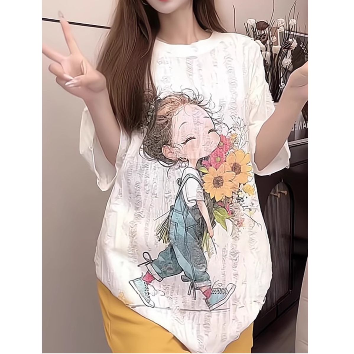 Korean version of fashionable cartoon short-sleeved T-shirt for women 2025 new high-end, beautiful casual and versatile top
