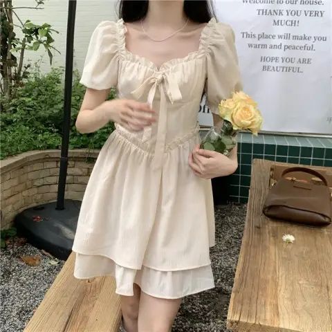白色連衣裙純欲風2025夏新款收腰顯瘦初戀溫柔甜辣妹法式復古短裙