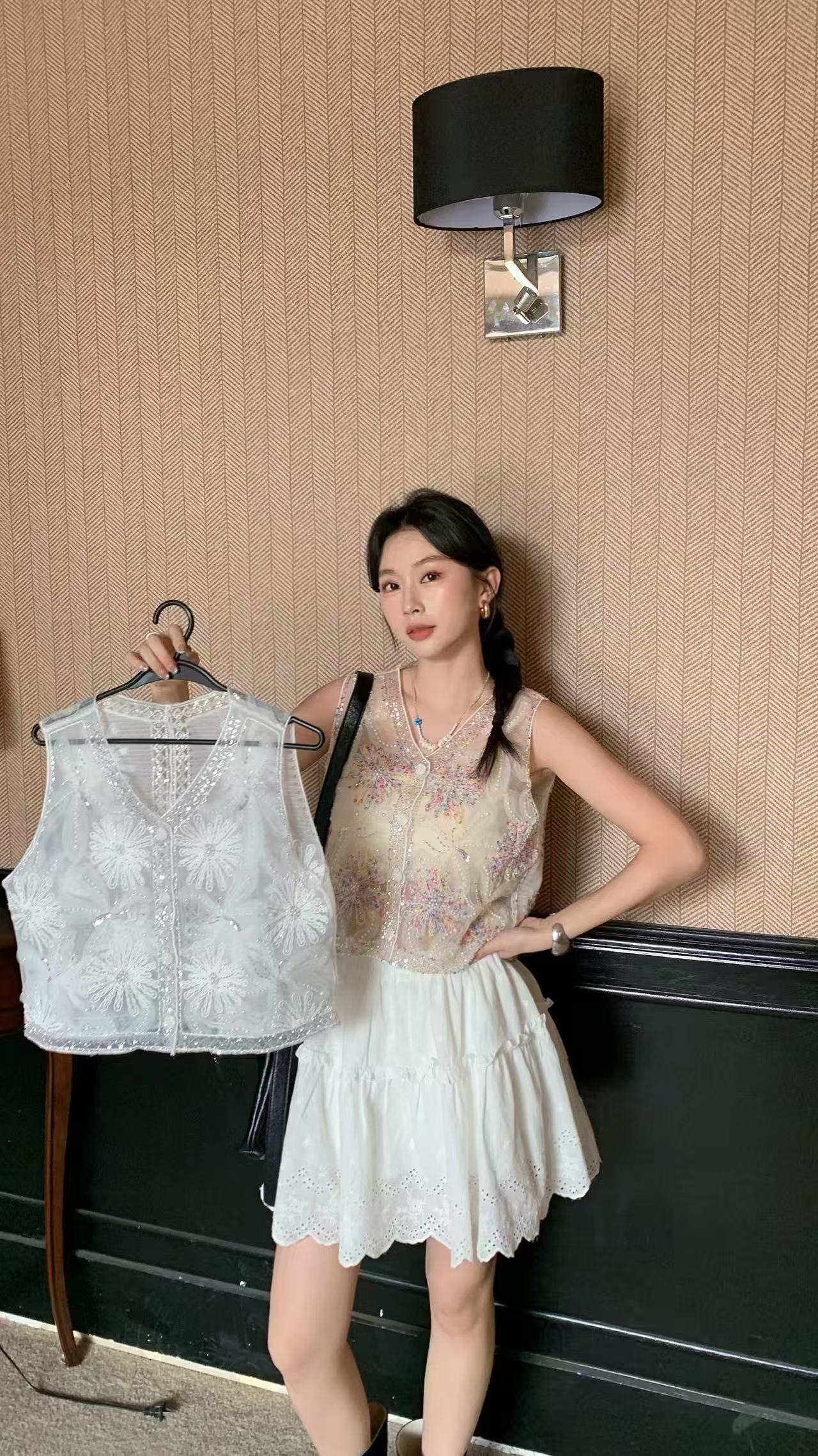 Heavy Industry Bead Sequins Design Contrast Color Leaf Decoration V-neck Single Breaked Short Sleeveless Perspective Mesh Horse