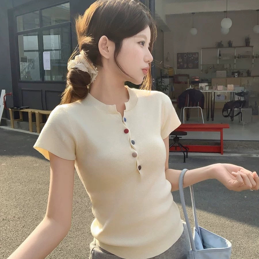 Colorful button V-neck short-sleeved T-shirt sweater for women in summer 2025 new short hot girl style slim top