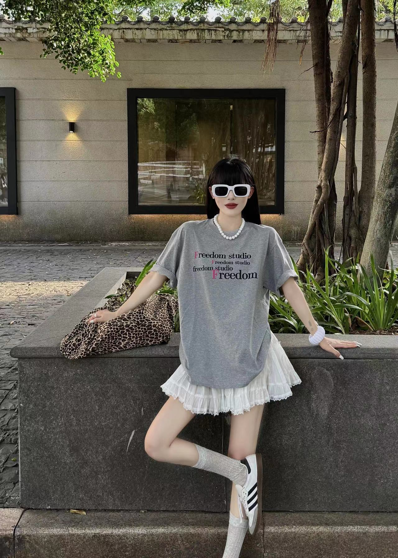 200g combed and tight spun in 2025, pure cotton back bag strip, spring and summer loose shoulder printed short-sleeved T-shirt