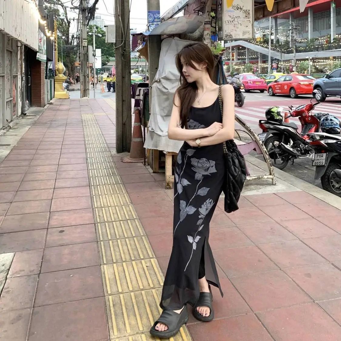 Shoplah法式彈力玫瑰印花連衣裙新款緊身顯瘦吊帶裙包臀長裙