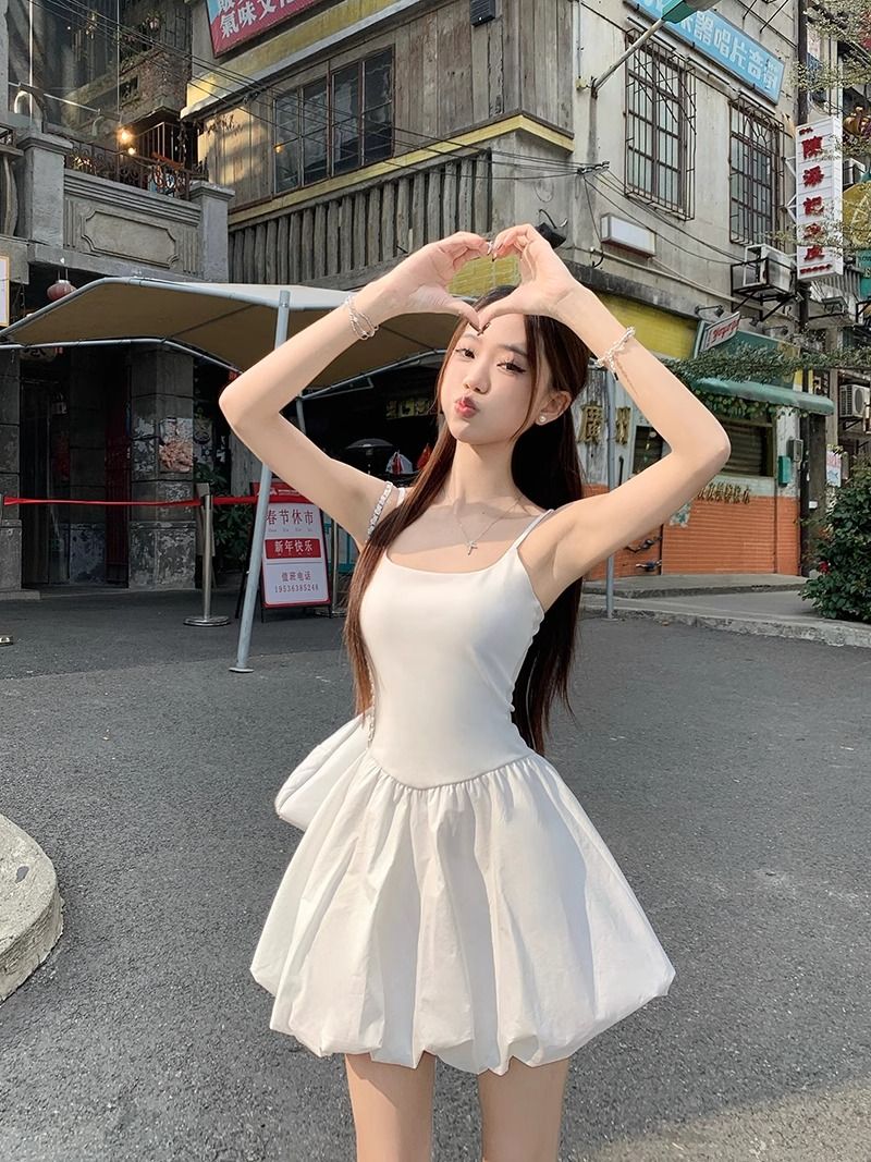 天貓質量法式吊帶連衣裙女夏季芭蕾風修身短裙甜美收腰蓬蓬裙