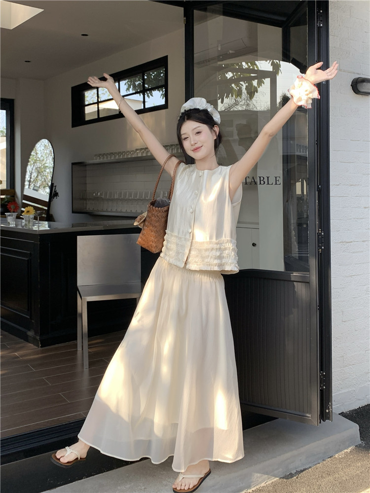 Real shot 2025 new heavy industry design sweet and elegant black ear shirt + high waist slim skirt suit