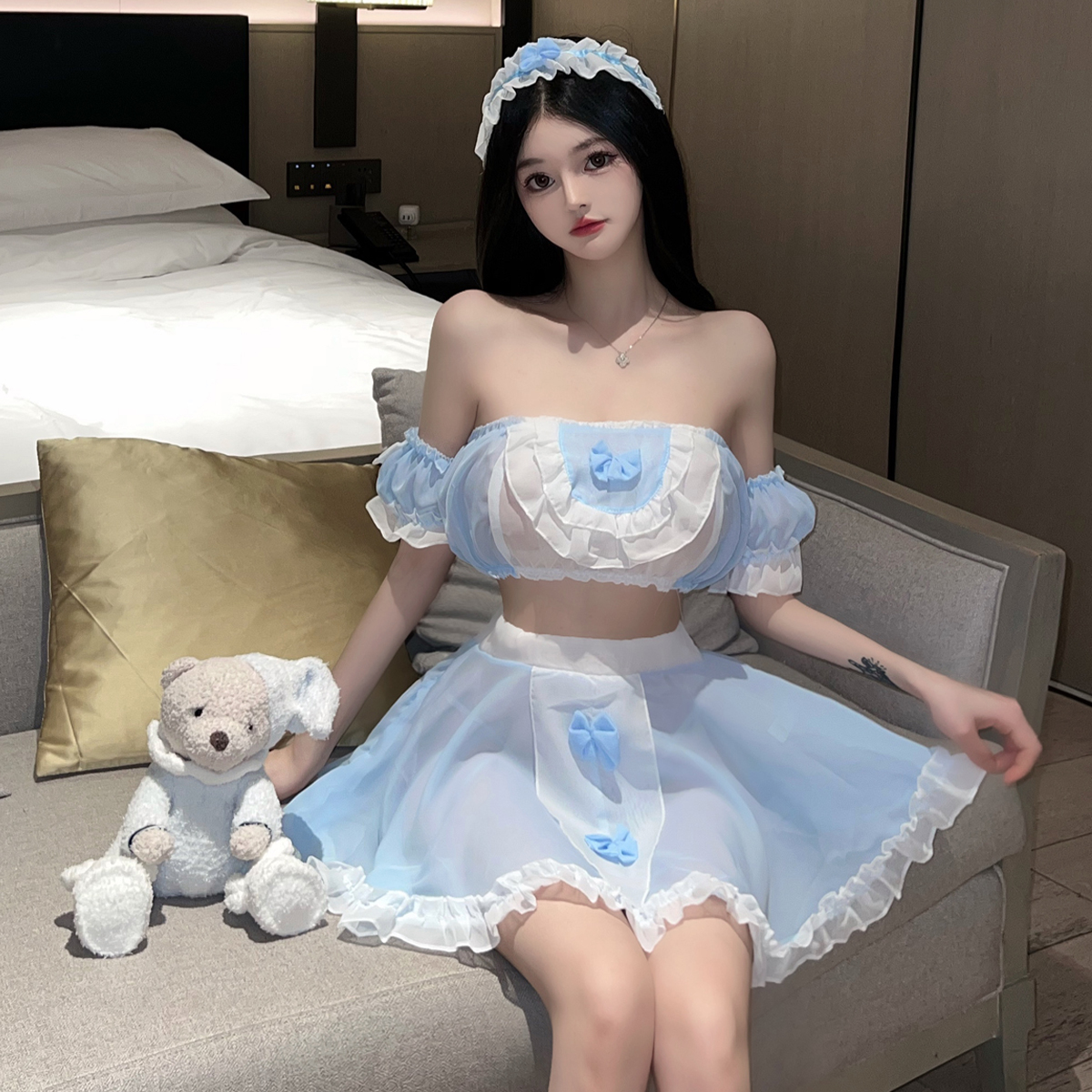 Real photos of sexy hot girls with ruffled strapless breasts with short skirt Japanese COS maid outfit art photos honeymoon pajamas