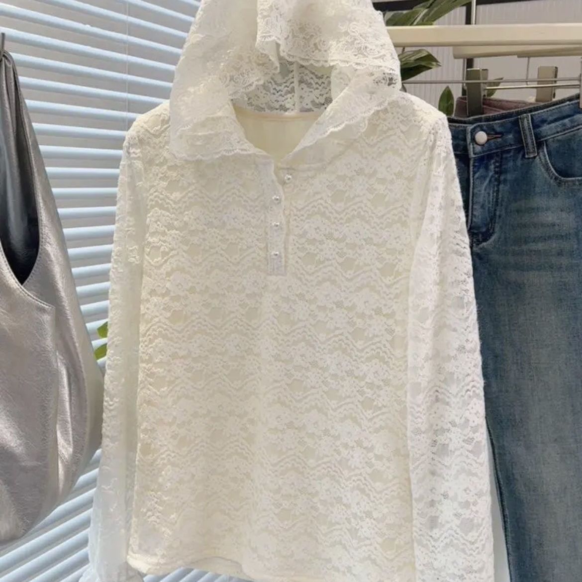 Hooded sunscreen chiffon thin transparent hollow hook flower V-neck shirt for women's spring and summer lace shirt layered long-sleeved top
