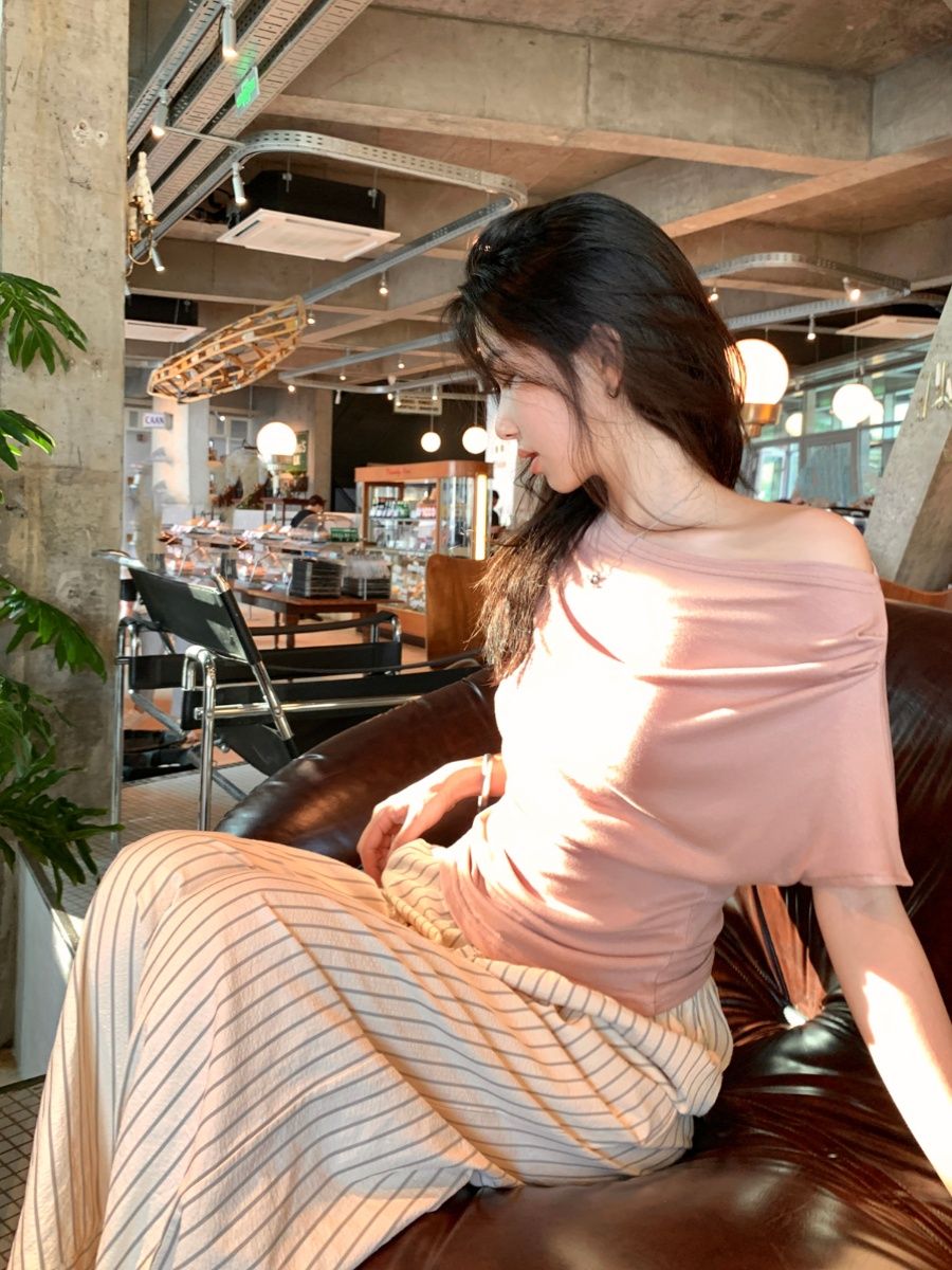 260g off-shoulder waist-hugging T-shirt casual and lazy temperament slim and versatile fashionable short-sleeved one-collar top