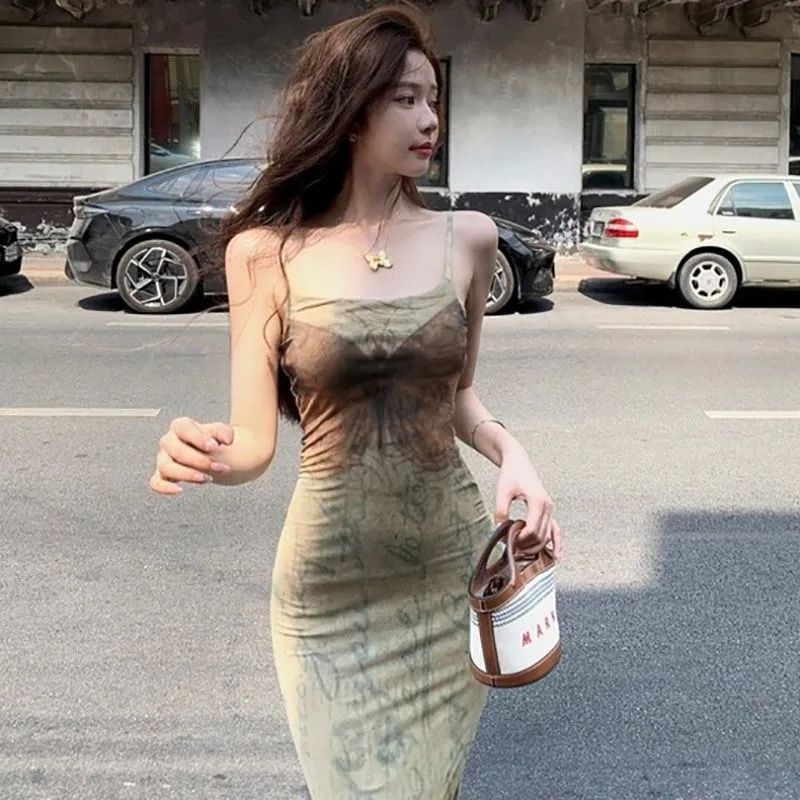 復古蝴蝶印花彈力新款吊帶連衣裙女夏季氣質裙子辣妹修身包臀長裙
