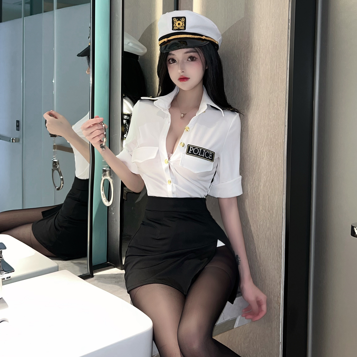 Real-life camera stewardess policewoman cos uniform suit hip short skirt KTV bar foot massage technician work clothes