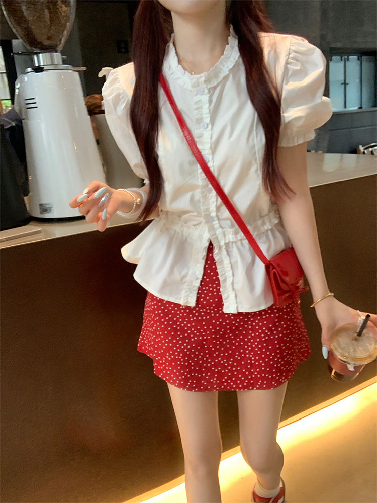 Real shot of Korean chic energetic girl summer lace puff sleeve shirt + red polka dot skirt