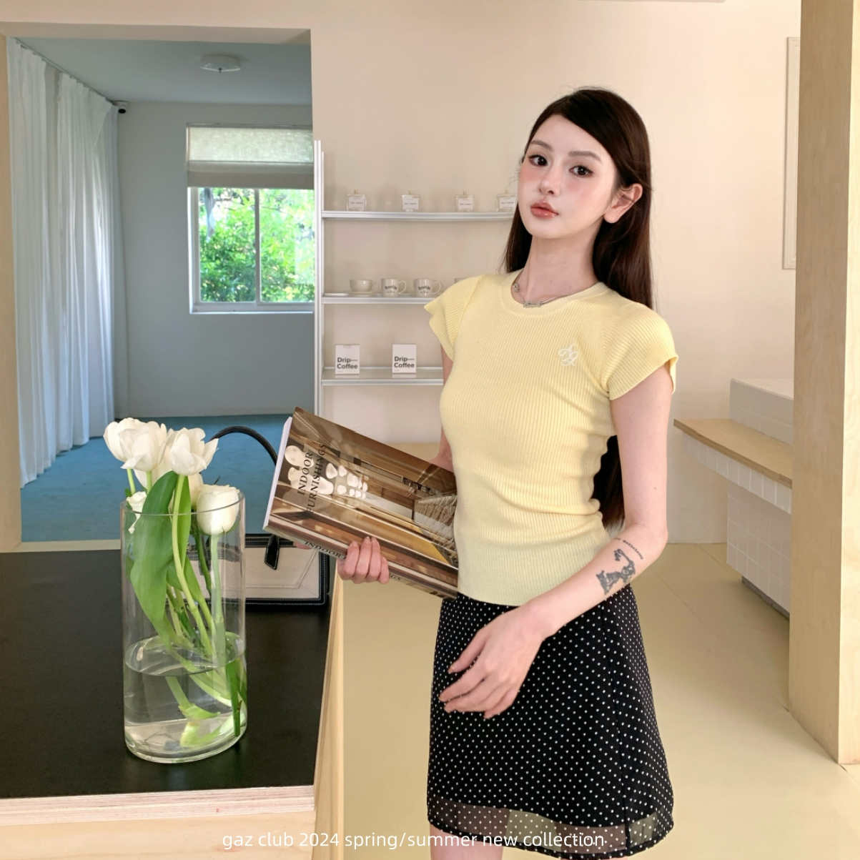 2025夏季新款黃色短袖T恤女打底針織衫短款修身顯瘦小眾刺繡上衣