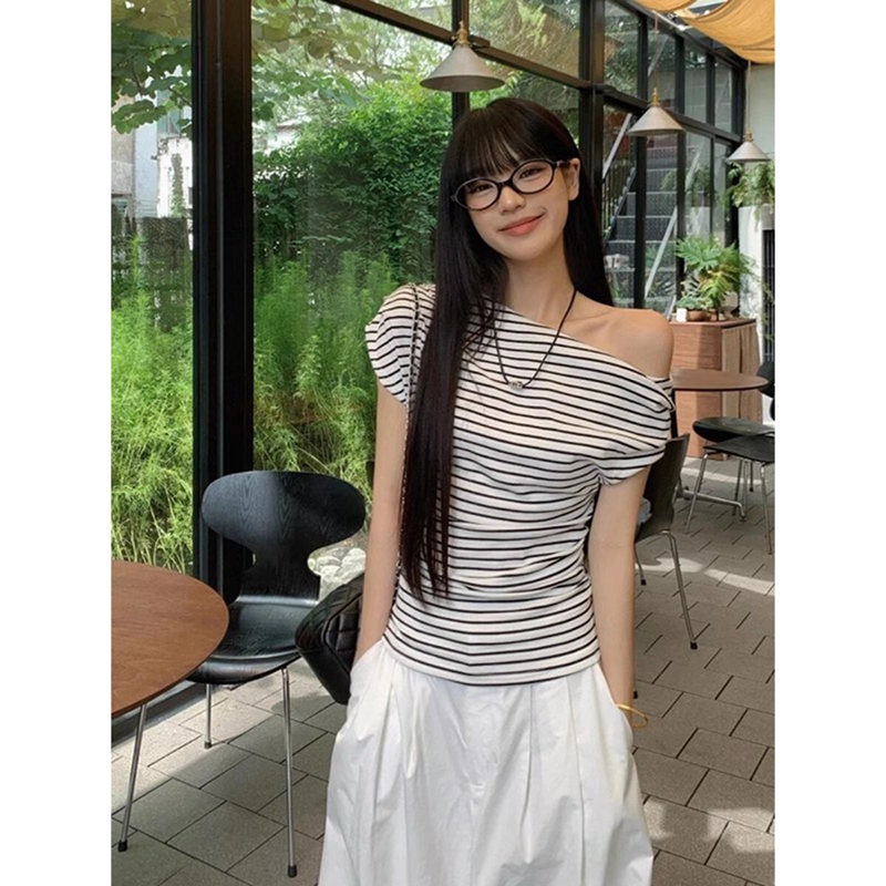 Colorful cotton ribbed slanted shoulder short-sleeved T-shirt for women in summer hot girls looking slim and off-shoulder striped top