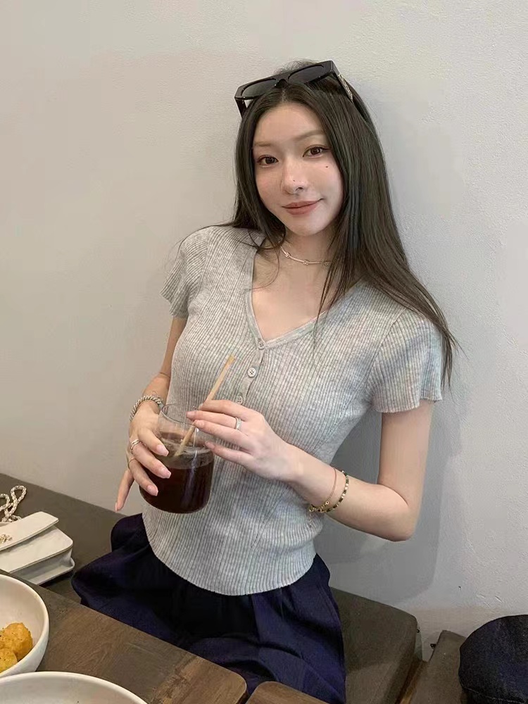 小宜定製 甜貝奶凍·夏新款貝殼袖V領修身收腰顯瘦上衣短袖T恤女