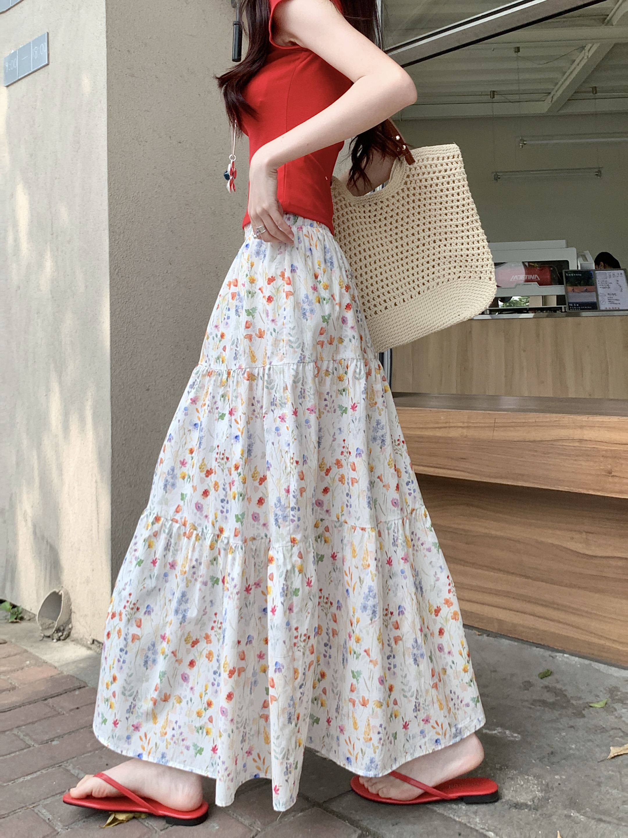 Real photo of gentle style colorful floral floral skirt small fresh and slim A-line skirt design niche long skirt