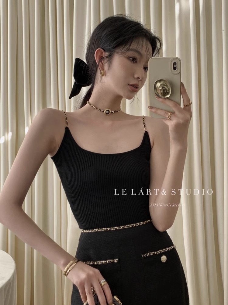 LELART2025 new backless high-end chain French sweet and spicy top knitted suspender outside and inside for women