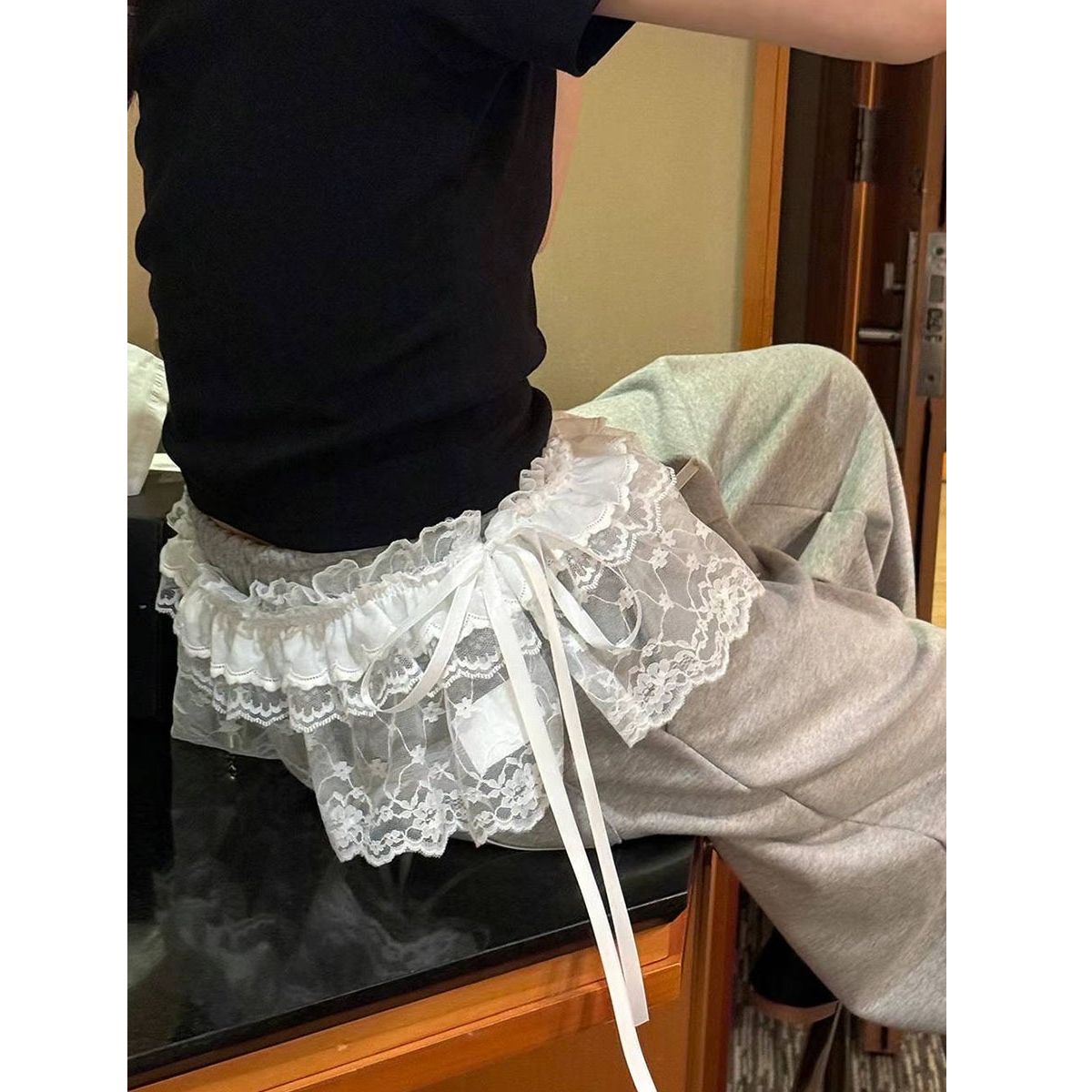 蕾絲 重工系帶蕾絲木耳邊半身裙女春秋疊穿屁簾圍裙設計感短裙