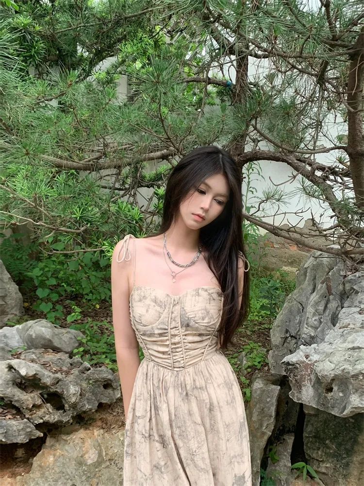 新中式高級收腰連衣裙今年流行氣質國風復古吊帶裙性感時尚絕美裙